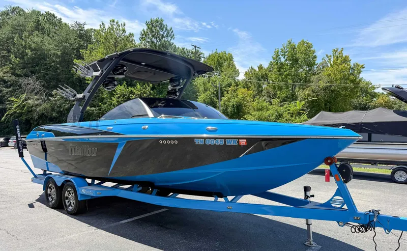 Slide: The Image of Malibu Wakesetter 25 LSV 2017 - 4