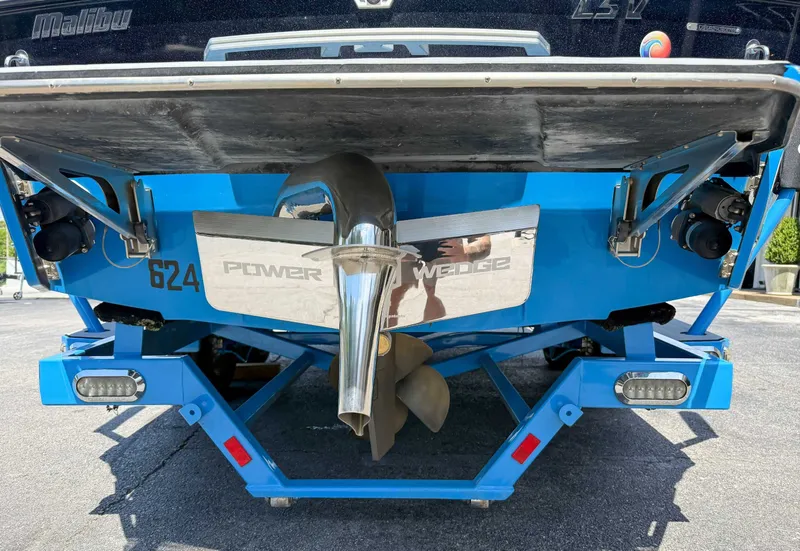 Slide: The Image of Malibu Wakesetter 25 LSV 2017 - 7