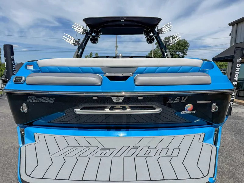 Slide: The Image of Malibu Wakesetter 25 LSV 2017 - 8