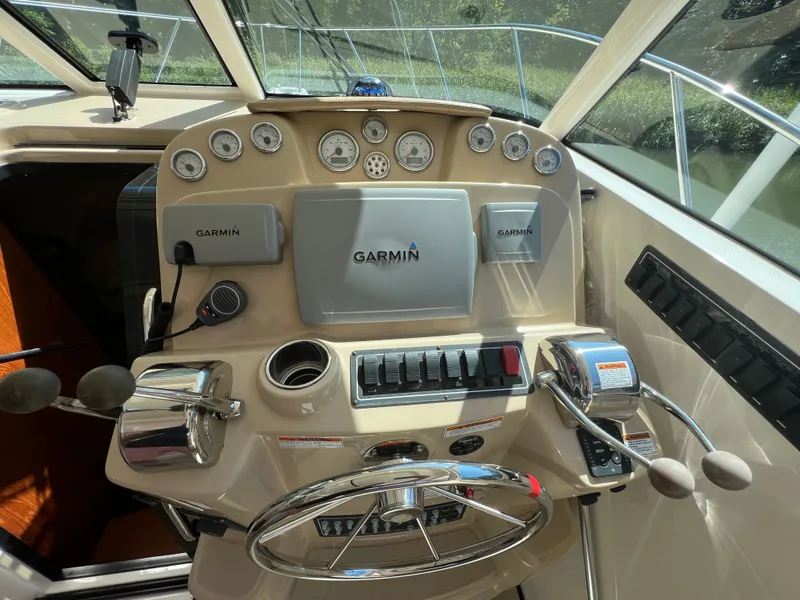 Slide: The Image of Tiara 3100 Coronet 2013 - 25