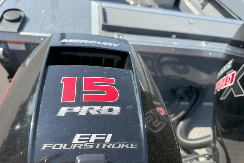 Slide: The Image of Mercury 15 Pro EFI FourStroke engine on 2021 Hewescraft 210 Sea Runner ET boat. - 14