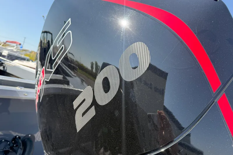 Slide: The Image of Close-up of a 200 HP outboard motor on a 2021 Hewescraft 210 Sea Runner ET. - 15