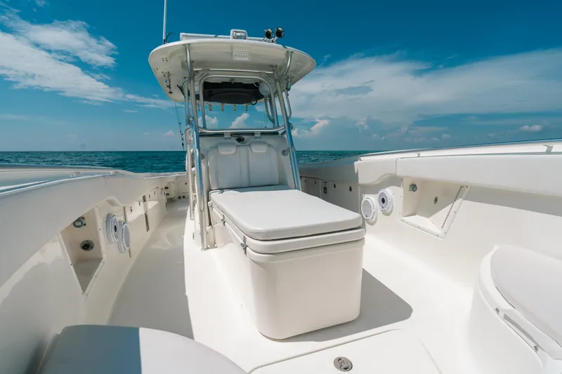 Slide: The Image of 2008 Hydra-Sports Vector 3300 CC boat interior with ocean backdrop. - 29