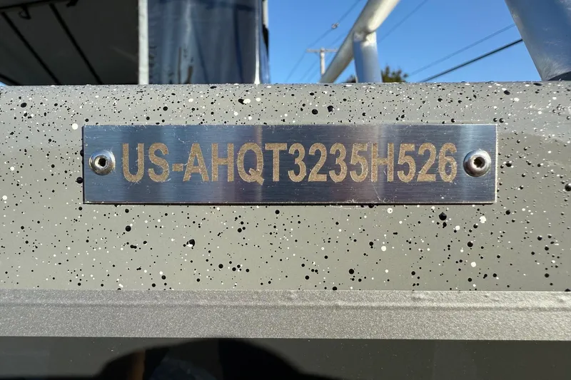 Slide: The Image of 2026 Thunder Jet 200 Luxor boat with identification plate US-AHQT3235H526. - 30