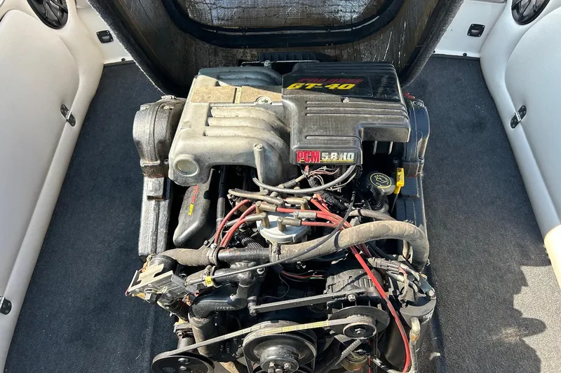 Slide: The Image of 1998 MB Boss 210 boat engine, PCM 5.8 HO GT-40, detailed view. - 14