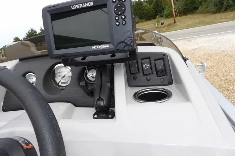 Slide: The Image of Dashboard of 2023 Bennington 20 SVF with Lowrance Hook Reveal fish finder. - 31
