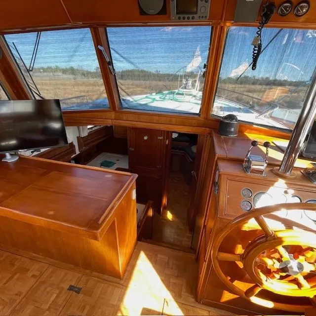 Slide: The Image of Looking forward into Galley/V Berth - 18