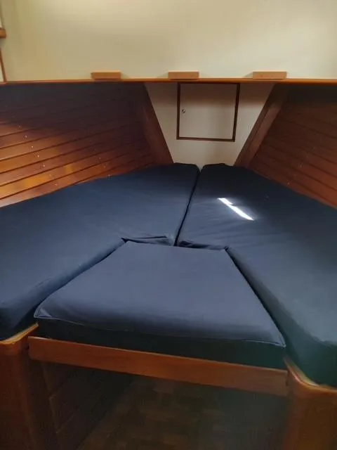 Slide: The Image of Grand Banks 42 Motoryacht 1999 - 21