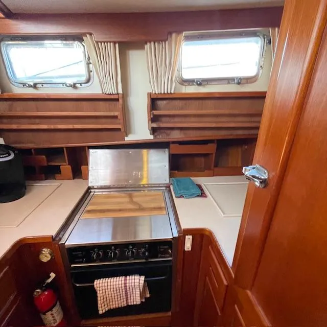 Slide: The Image of Grand Banks 42 Motoryacht 1999 - 26