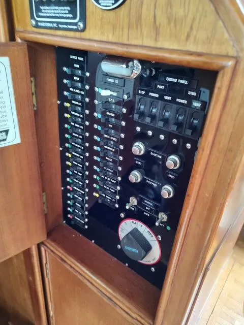 Slide: The Image of Salon Pwr Panel At Lower Helm - 34