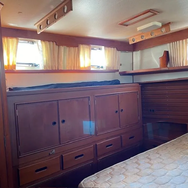 Slide: The Image of Grand Banks 42 Motoryacht 1999 - 43