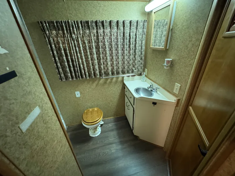 Slide: The Image of Gibson 44 1994 - 55