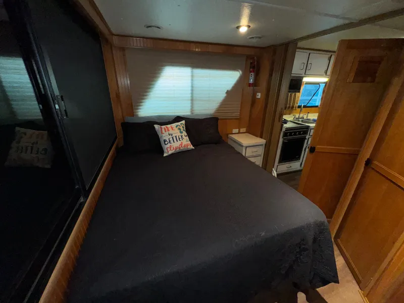 Slide: The Image of Gibson 44 1994 - 63