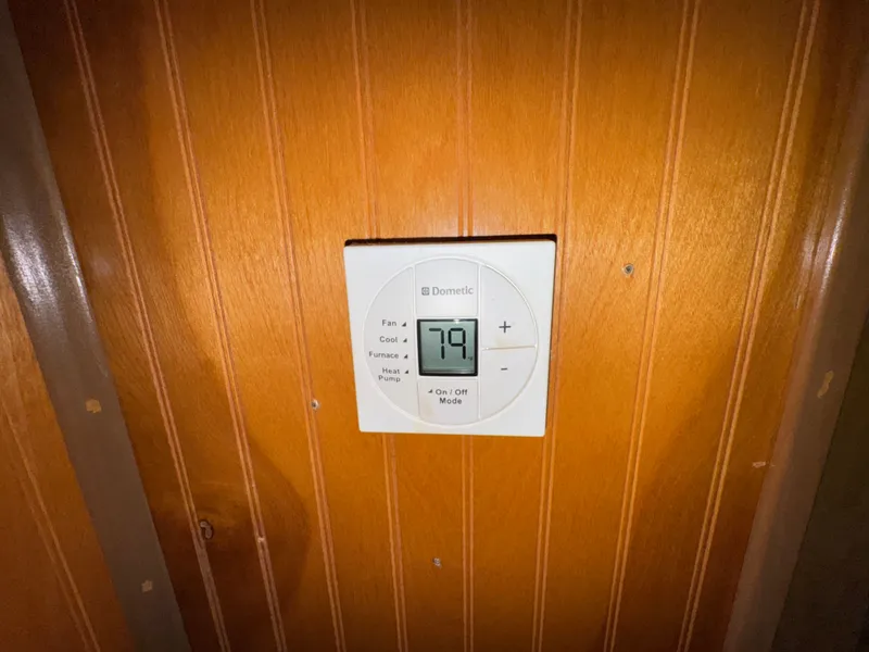 Slide: The Image of Gibson 44 1994 - 64