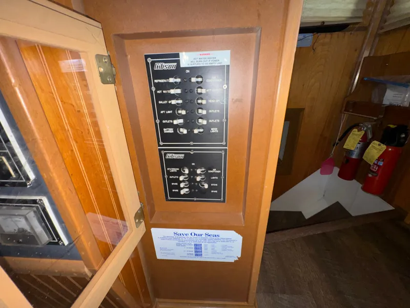 Slide: The Image of Gibson 44 1994 - 66