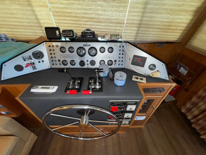 Slide: The Image of Gibson 44 1994 - 68