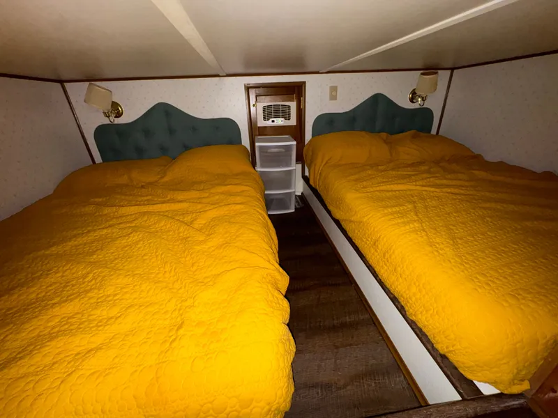 Slide: The Image of Gibson 44 1994 - 75