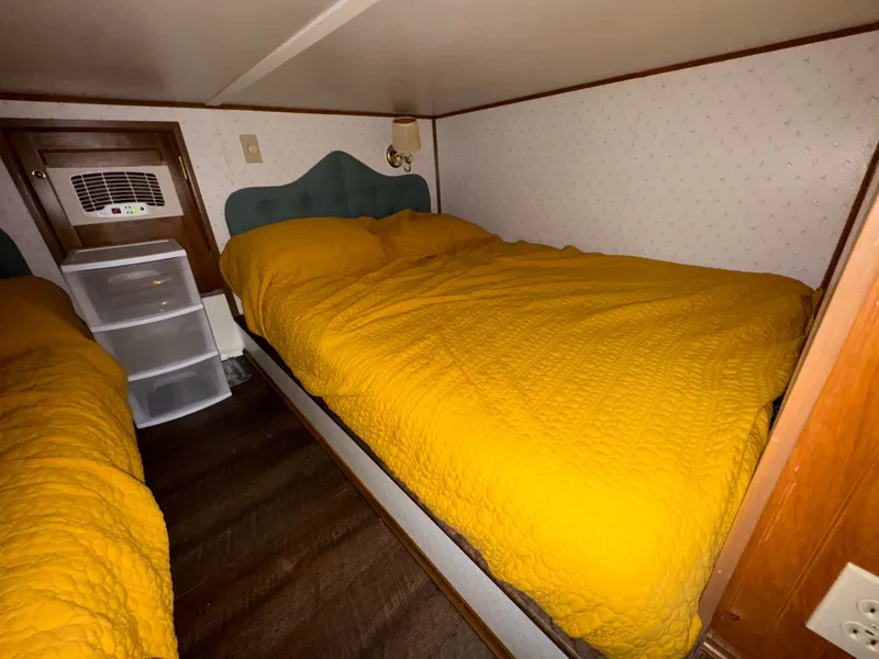 Slide: The Image of Gibson 44 1994 - 77