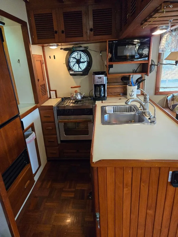 Slide: The Image of Kadey-Krogen 42 1985 - 10