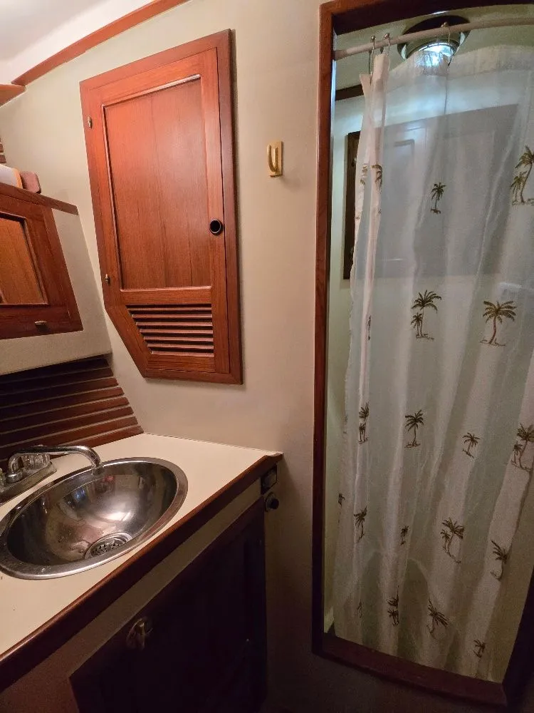 Slide: The Image of Kadey-Krogen 42 1985 - 16