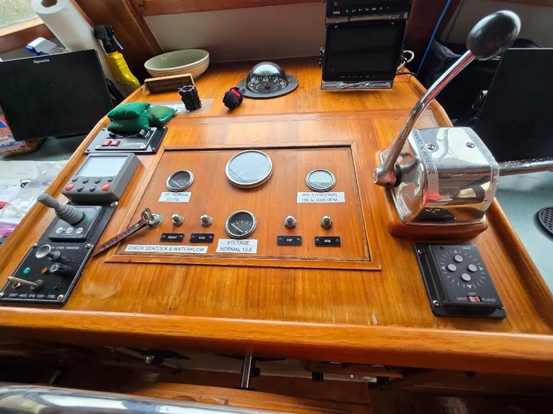 Slide: The Image of Kadey-Krogen 42 1985 - 34