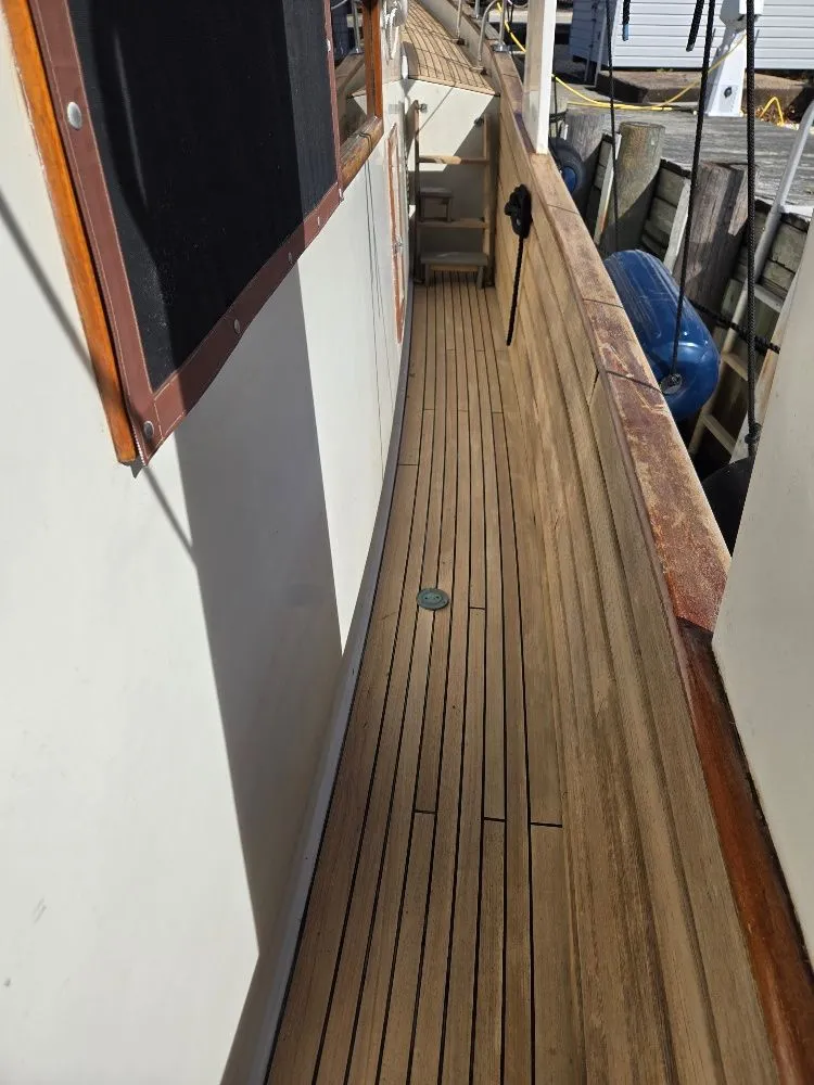 Slide: The Image of Kadey-Krogen 42 1985 - 76