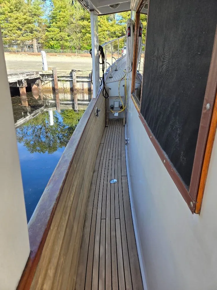 Slide: The Image of Kadey-Krogen 42 1985 - 77