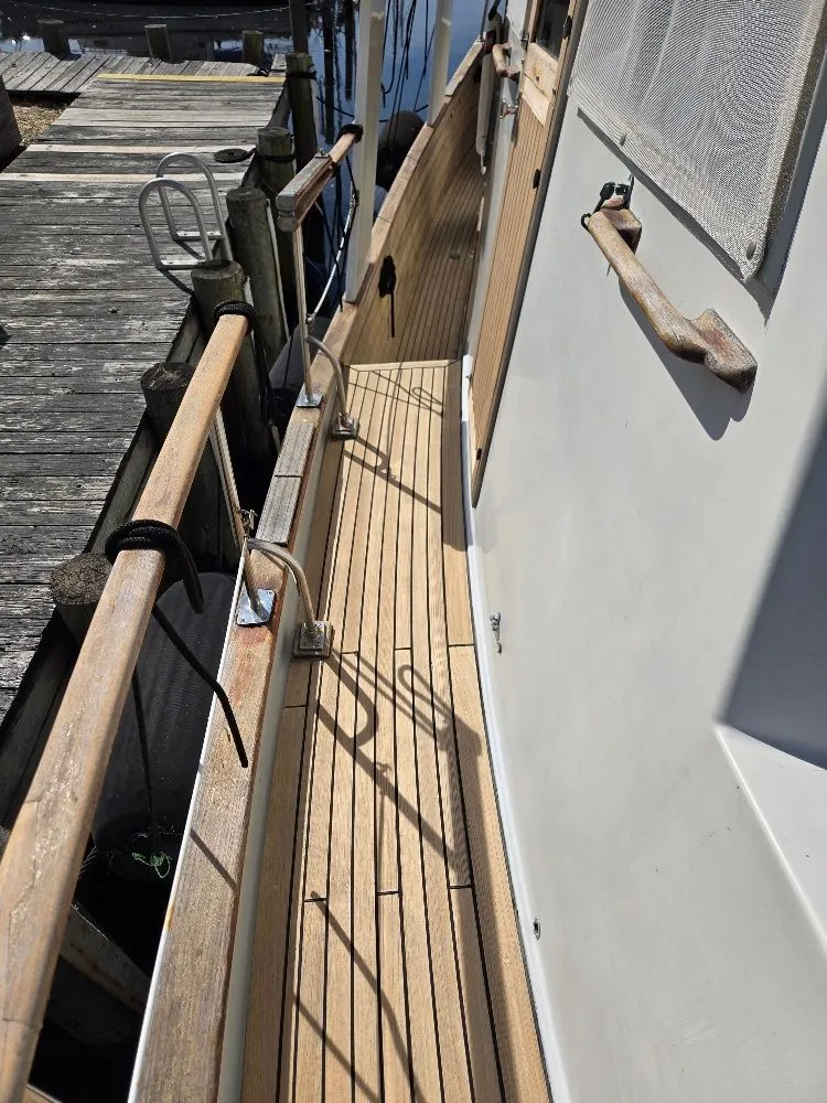 Slide: The Image of Kadey-Krogen 42 1985 - 80