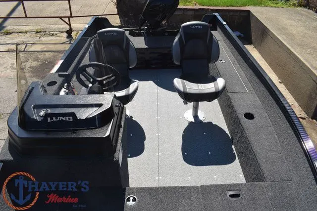 Slide: The Image of Lund 1650 Angler SS 2026 - 12