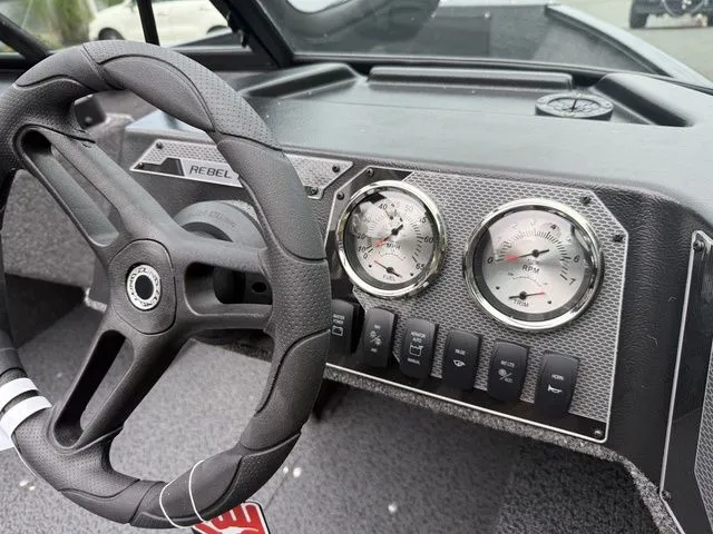 Slide: The Image of Lund 1650 Rebel SE 2026 - 10