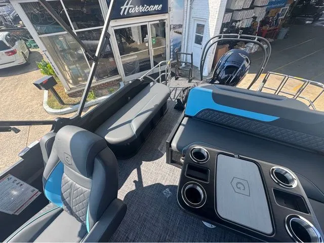 Slide: The Image of Godfrey Sweetwater 2286 SFL - Yamaha 250 SHO 2026 - 12