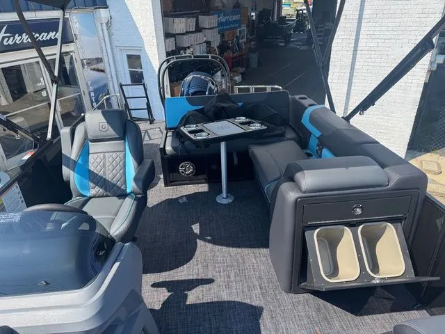 Slide: The Image of Godfrey Sweetwater 2286 SFL - Yamaha 250 SHO 2026 - 7