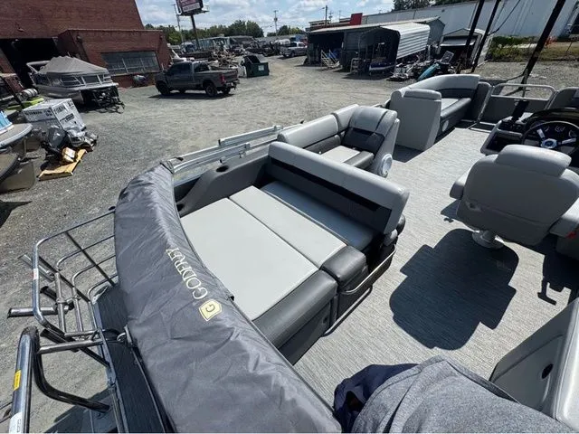 Slide: The Image of Godfrey Sweetwater 2286 SFL Tritoon - Yamaha 150 2023 - 12