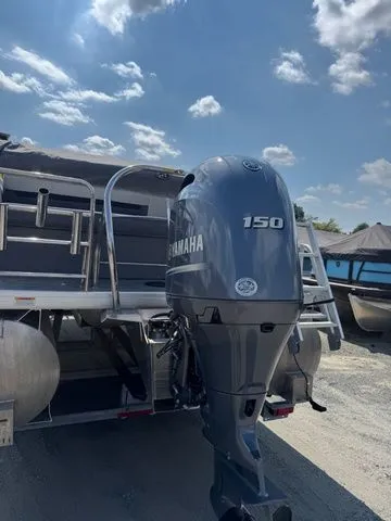 Slide: The Image of Godfrey Sweetwater 2286 SFL Tritoon - Yamaha 150 2023 - 3