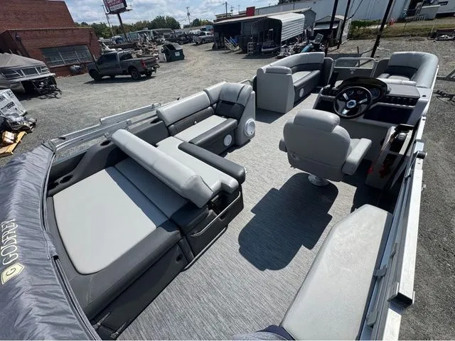 Slide: The Image of Godfrey Sweetwater 2286 SFL Tritoon - Yamaha 150 2023 - 4