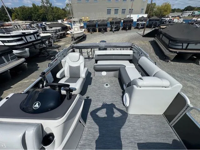 Slide: The Image of Godfrey Sweetwater 2286 SFL Tritoon - Yamaha 150 2023 - 5