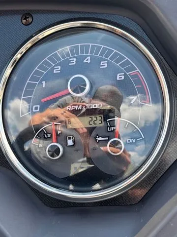 Slide: The Image of Godfrey Sweetwater 2286 SFL Tritoon - Yamaha 150 2023 - 7