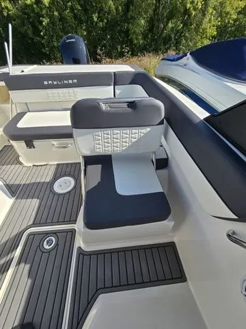 Slide: The Image of Bayliner VR6 Bowrider 2021 - 11