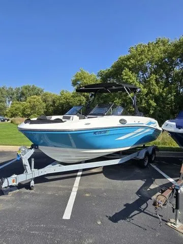 Slide: The Image of Bayliner VR6 Bowrider 2021 - 2