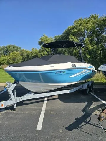 Slide: The Image of Bayliner VR6 Bowrider 2021 - 22