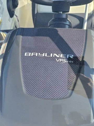Slide: The Image of Bayliner VR6 Bowrider 2021 - 19