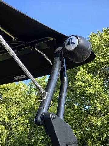 Slide: The Image of Bayliner VR6 Bowrider 2021 - 21