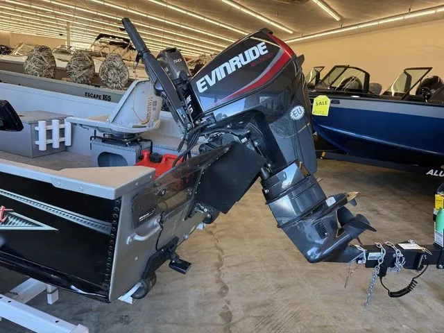 Slide: The Image of Alumacraft V14 2018 - 4