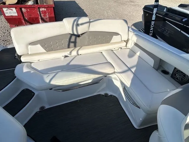 Slide: The Image of Four Winns HD3 2021 - 10