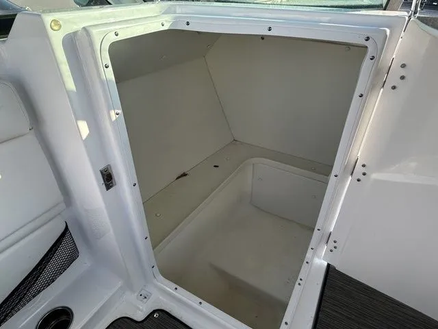 Slide: The Image of Four Winns HD3 2021 - 15