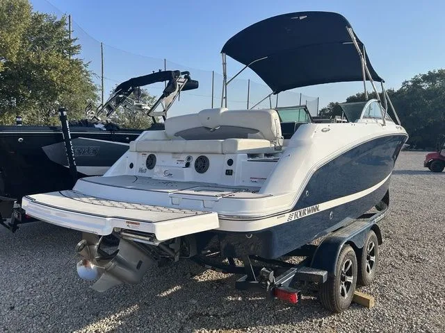 Slide: The Image of Four Winns HD3 2021 - 4