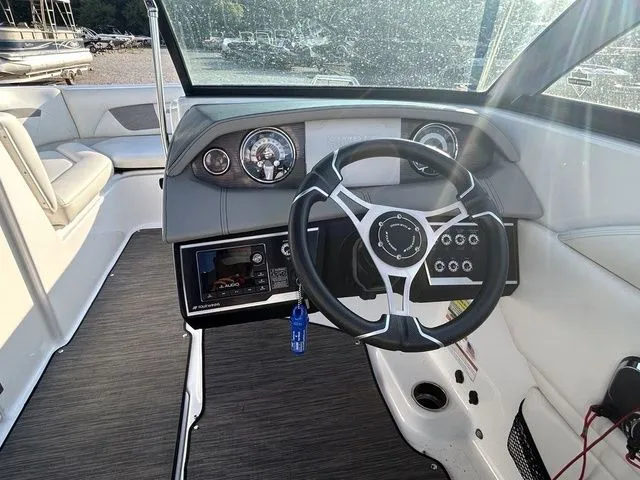 Slide: The Image of Four Winns HD3 2021 - 7