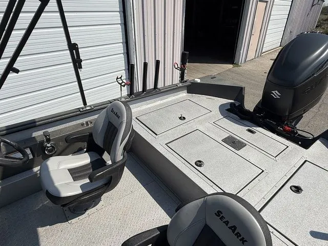 Slide: The Image of SeaArk Big Easy 2025 - 12