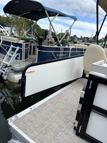 Slide: The Image of Premier 230 Sunsation Angler 4pt 2024 - 12