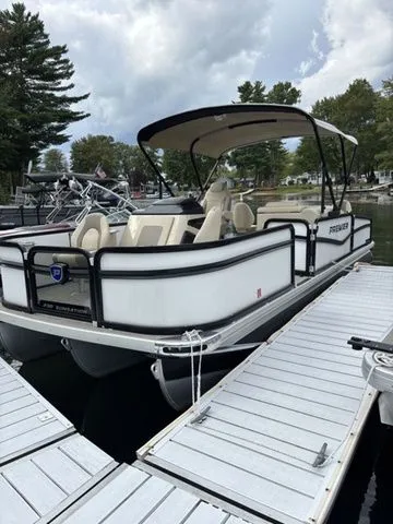 Slide: The Image of Premier 230 Sunsation Angler 4pt 2024 - 3